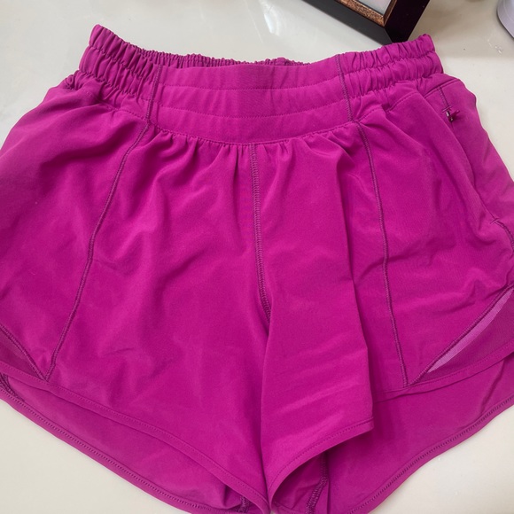 LULULEMON SHORTS!💗 - Picture 2 of 3